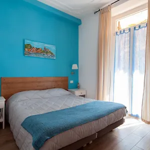 cinque-terre-charme-rooms.hotelitalianriviera.com/